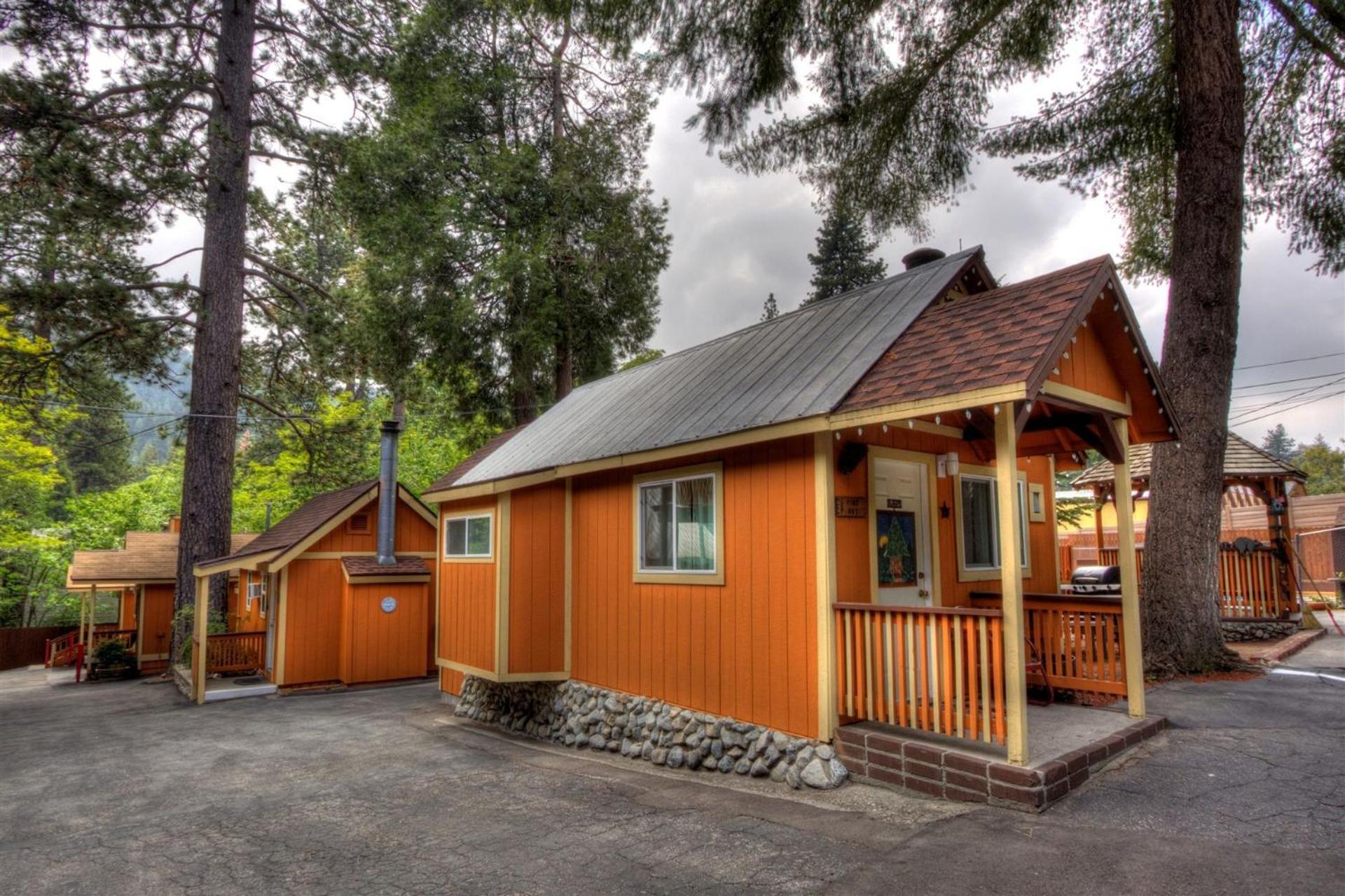 Sleepy Hollow Cabins And Hotel Crestline Exterior foto