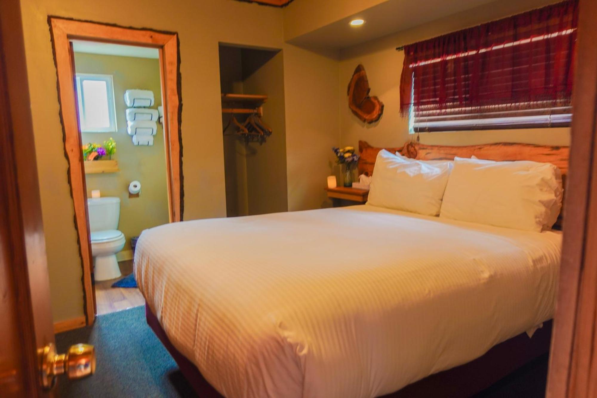 Sleepy Hollow Cabins And Hotel Crestline Exterior foto